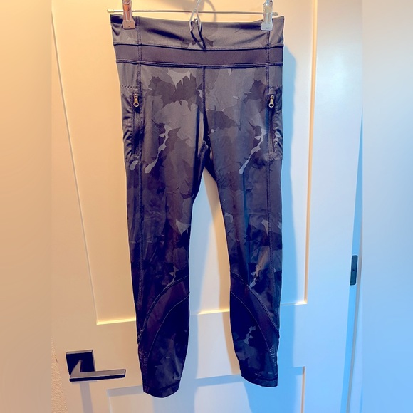 Lululemon athletica high rise size 6 leggings, fresh in mesh camo / army - Picture 1 of 7